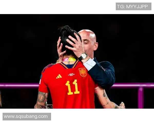 对土耳其后回绝与边裁握手？德拉富恩特：我想抱歉，不该这样